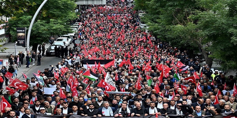 On Binler Terörü ve İsrail’i Lanetledi