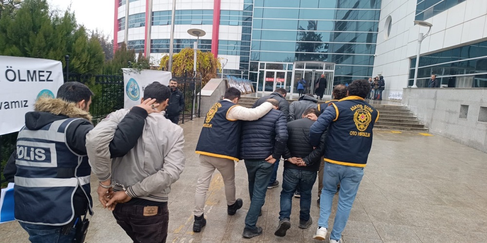 Hırsızlık Şüphelileri Adliyeye Sevk Edildi