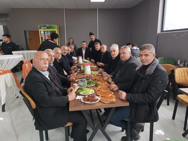 Adıyamanlı Esnaftan Muhtarlara Vefa İkramı