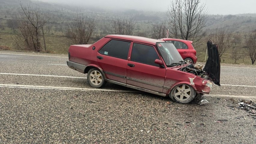 Gölbaşı'nda Trafik Kazası: 6 Yaralı