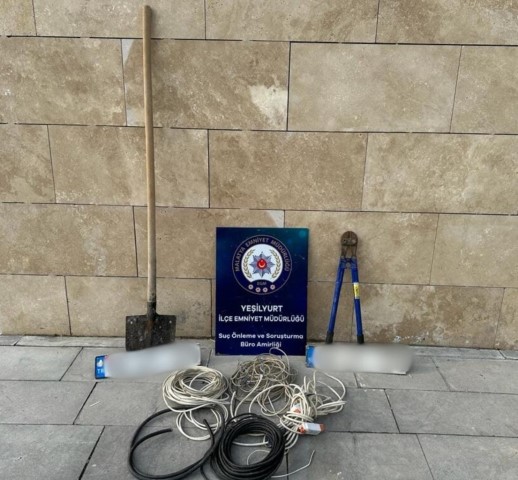 ATM Kablolarını Çalan Şüpheli Tutuklandı
