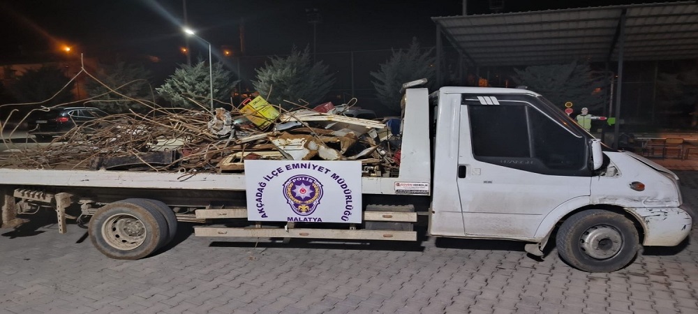 Hırsızlık Şüphelileri Suçüstü Yakalandı