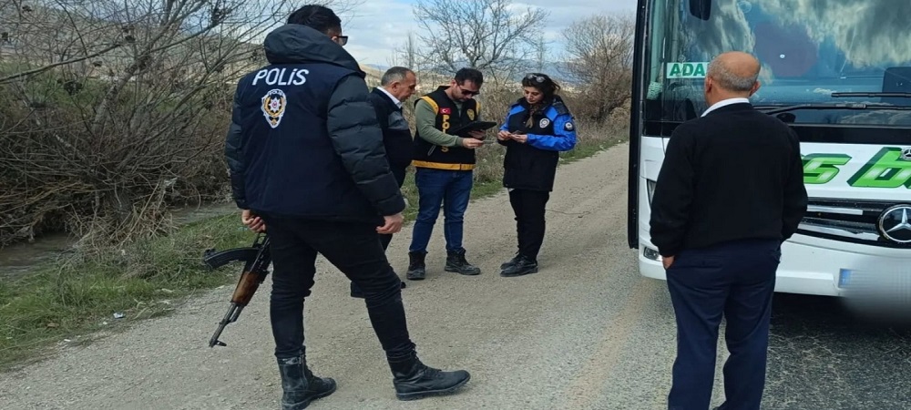 Polis Ekipleri Trafik Uygulaması Yaptı