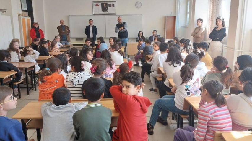 Öğrencilere Mesleki Fırsatlar Eğitimi Verildi