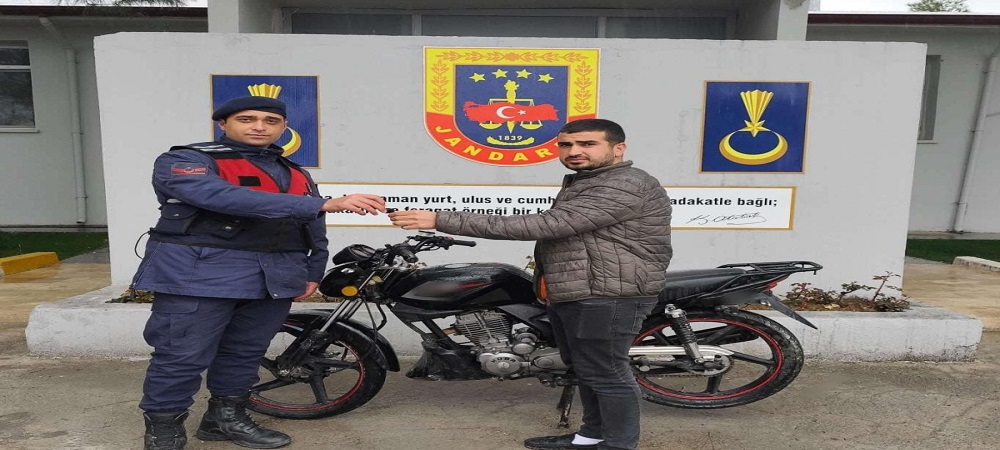Park Halindeki Motosiklet Çalındı