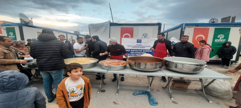 Antalya'da Adıyamanlı Depremzedelere İftar