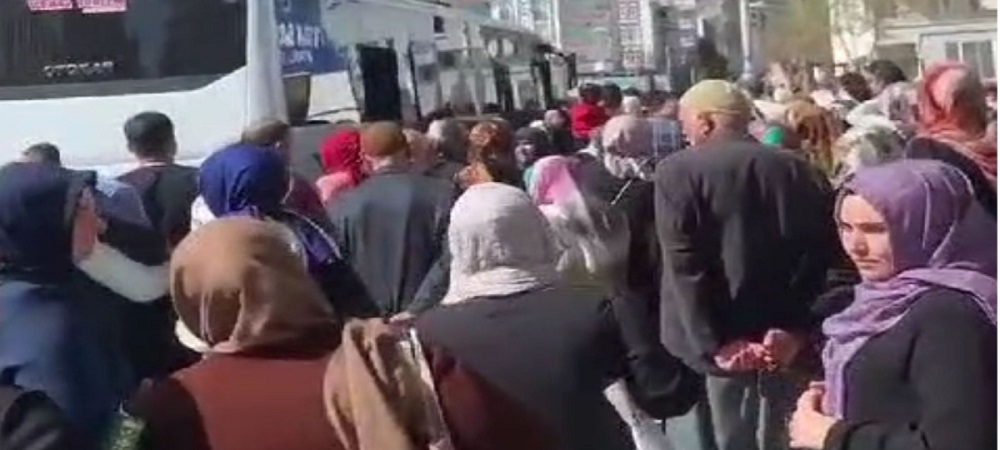 Bayram Öncesi İlk Umre Kafilesi Yola Çıktı