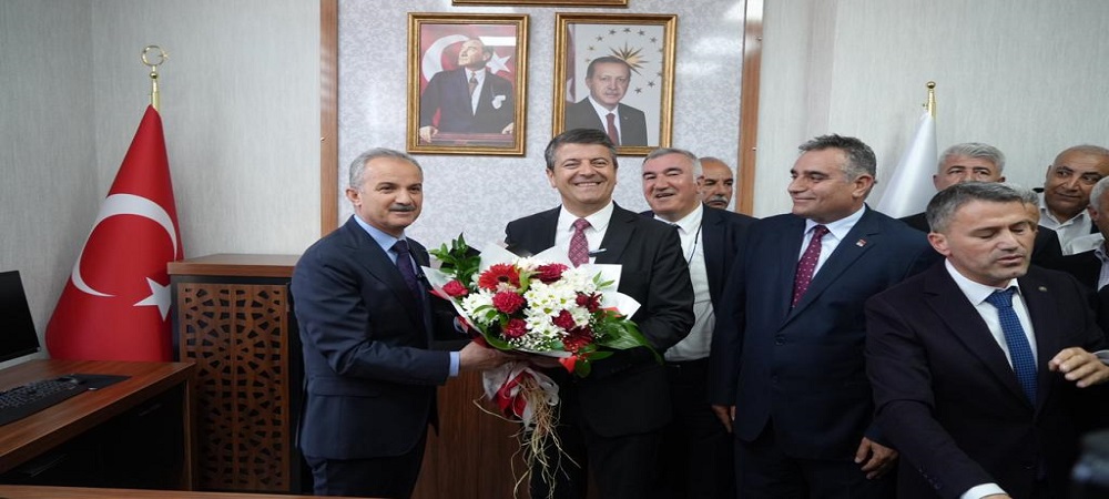 Adıyaman Belediyesi’nde Devir Teslim Töreni
