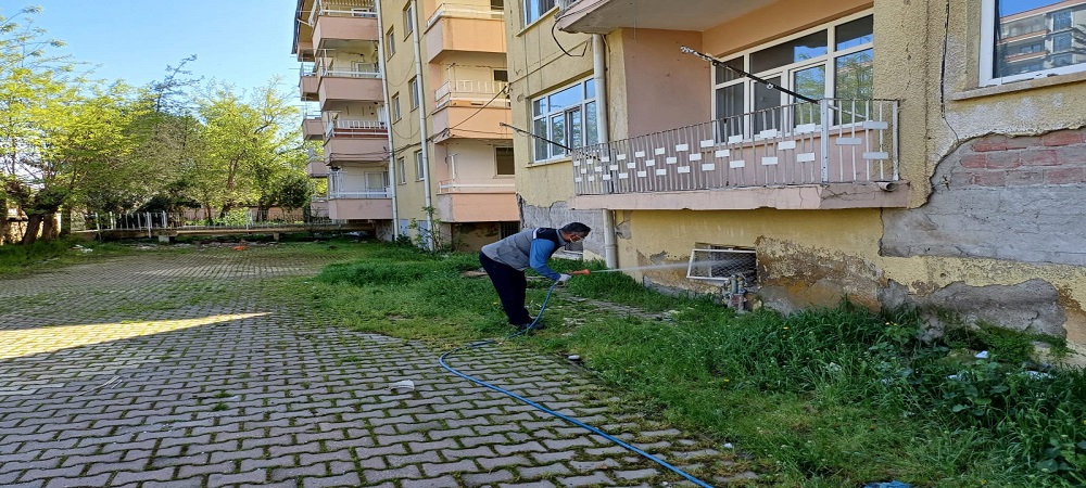 Larva İlaçlama Çalışmaları Devam Ediyor
