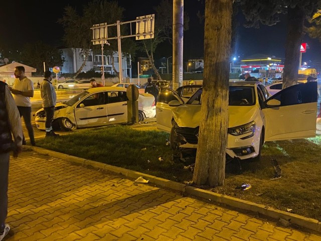 Valilik Kavşağı’nda Kaza: 4 Yaralı