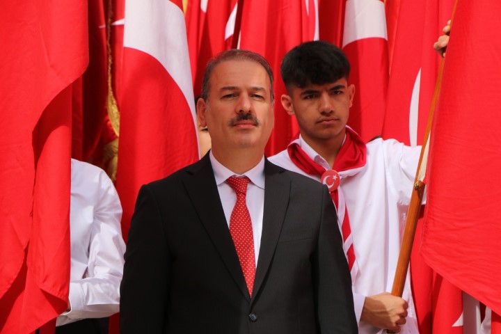 23 Nisan'da Çelenk Sunma Töreni Gerçekleşti