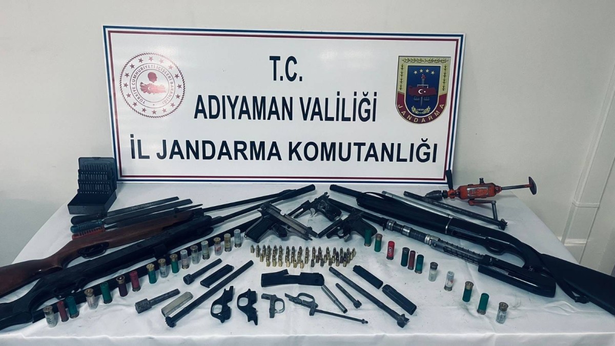 Adıyaman'da Bir Evden Cephanelik Çıktı