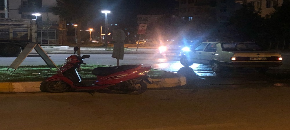 Devrilen Motosikletteki 2 Kişi Yaralandı 