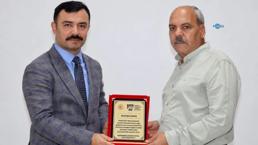 Kaymakam Soysal'dan Mustafa Kamış'a Teşekkür Plaketi