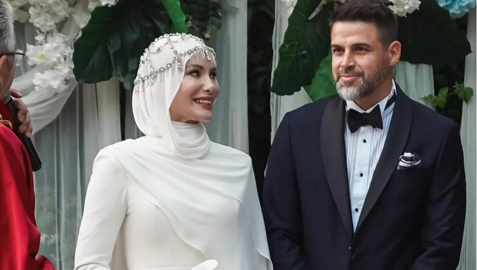 Gamze Özçelik’ten Eşi Reshad Strik'e Övgü