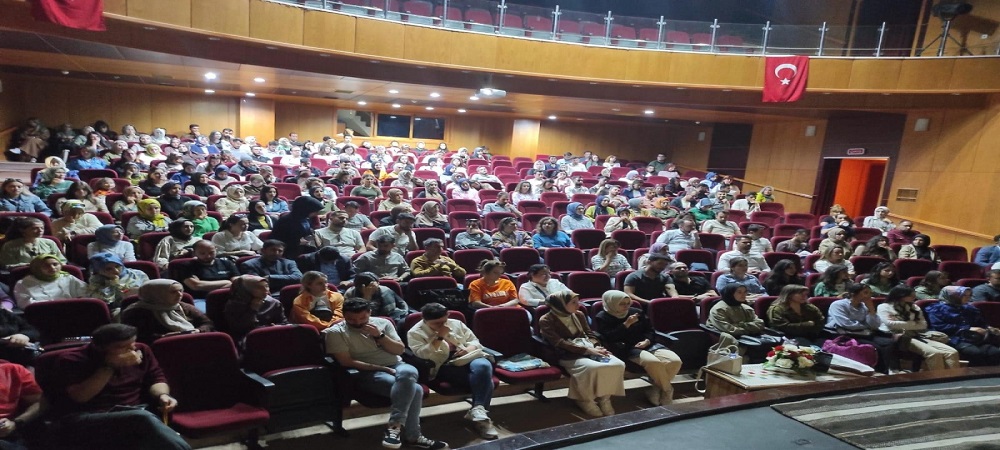  Kahta'da Mesleki Eğitim Toplantısı Yapıldı
